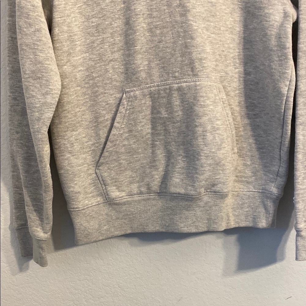 Champion Gray Sweater Classic Athletic Design - Picture 2 of 5